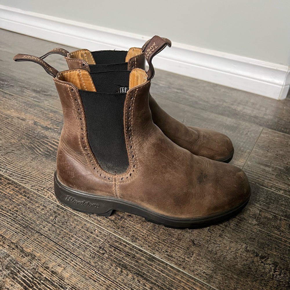 Blundstone women’s high top size 4